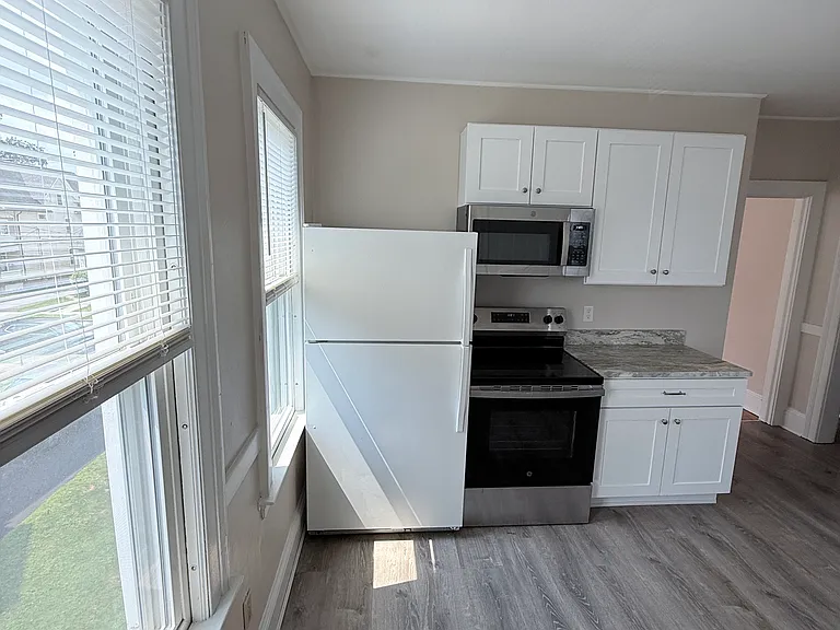 226 Whiting Ln #2 — Photo 5