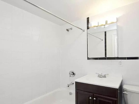 5th image of 18 Sidney Pl APT 5