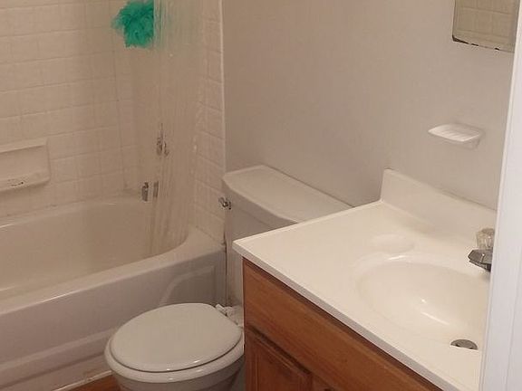 3rd image of 1747 Paul W Bryant Dr #5