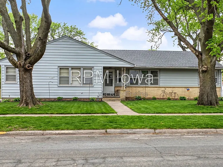 1314 Wilson Ave — Photo 2
