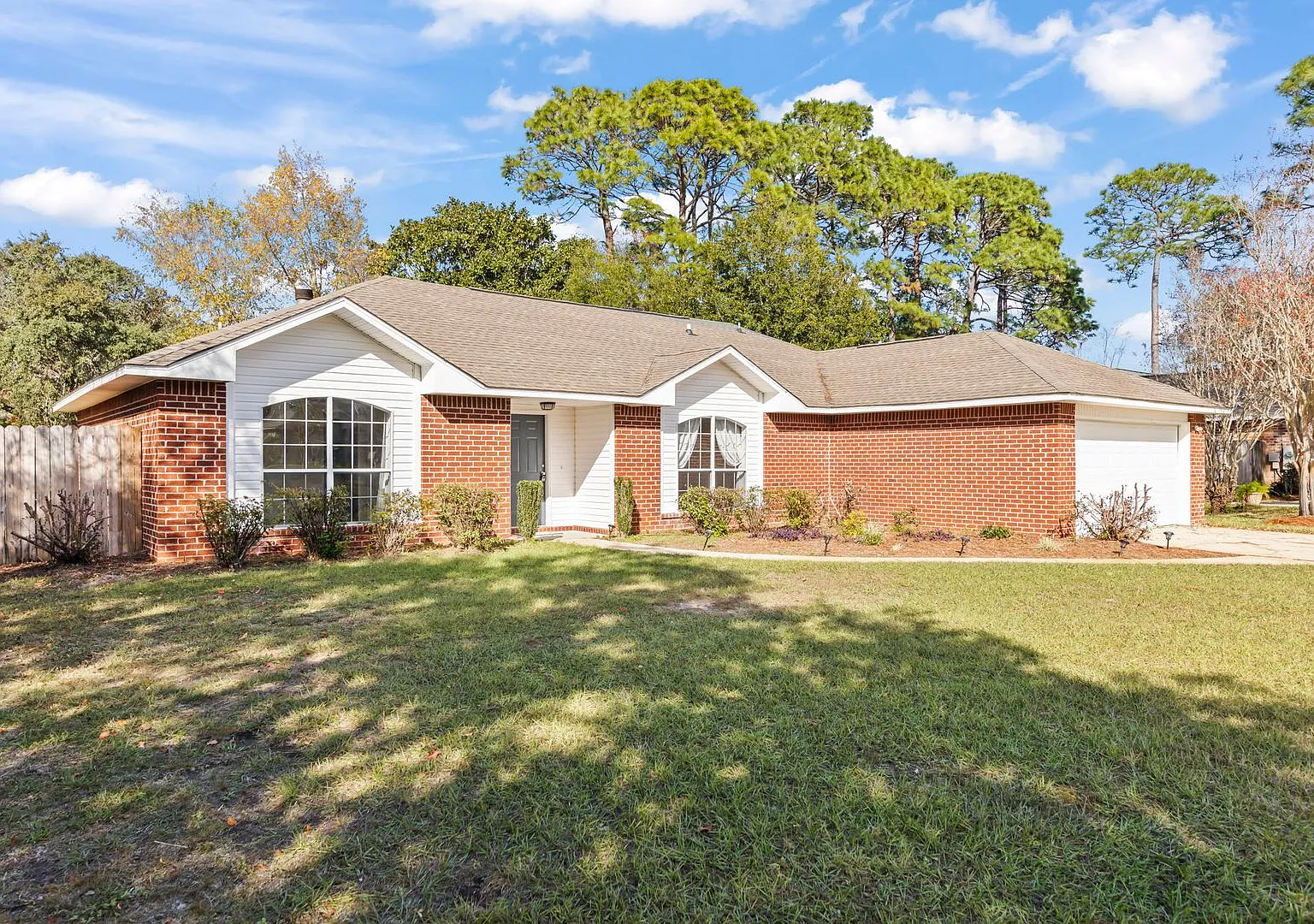 Updated Home in Raintree Estates! — Photo 1