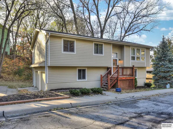 608 Laurel Dr, Bellevue, NE 68005