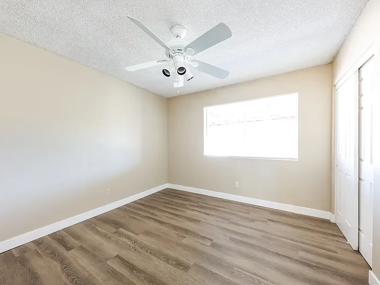 5405 W Tierra Buena Ln — Photo 3