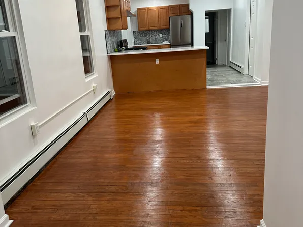 53 John St, Rensselaer, NY