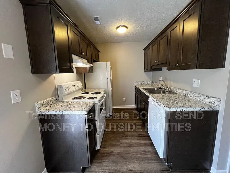 1 bed, 1.0 bath, 950 sqft, $775 — Photo 2