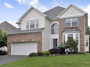 10 Aaron Ct, Bridgewater, NJ 08807