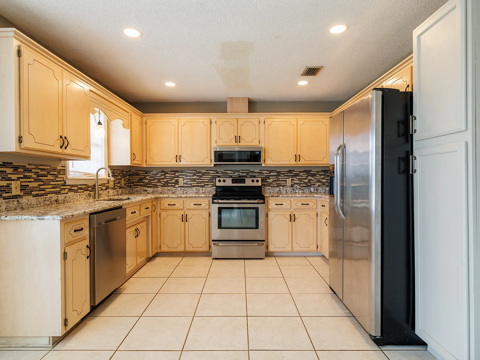 3 bed, 1463 sqft, $1,850 — Photo 3