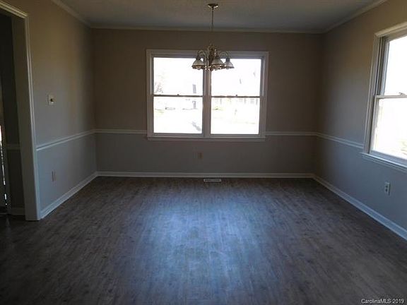 5th image of 4817 Country Meadows Dr