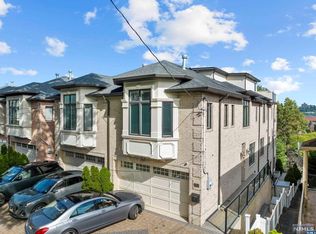 1220 River Rd, Edgewater, NJ 07020