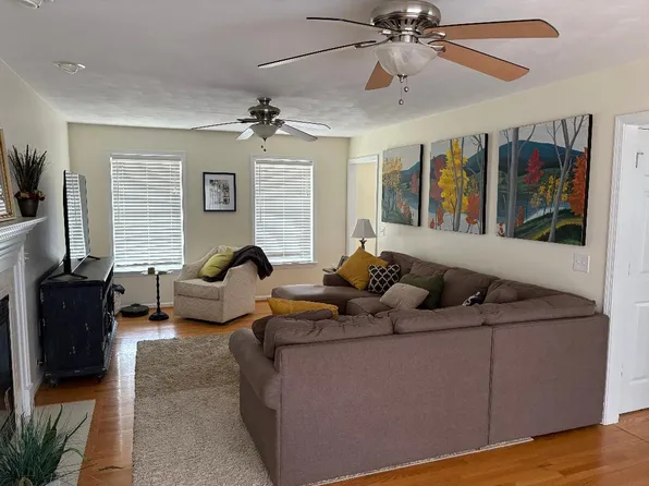 110 Amethyst Dr, Christiansburg, VA 24073