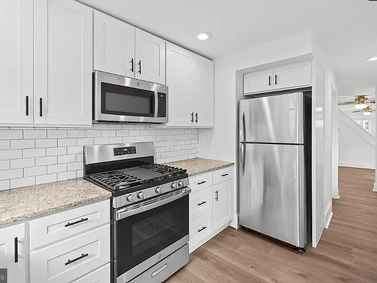 4578 Mitchell St — Photo 9
