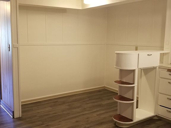 5th image of 545 NE Oak St #6