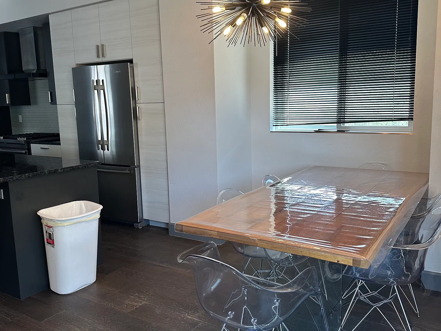 3 bed, 1976 sqft, $3,200 — Photo 2