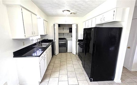 4th image of 113 Nu St #A