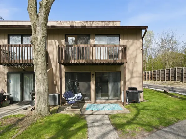 11 Saint Thomas Colony APT 1, Fox Lake, IL 60020