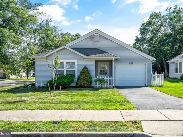 1 Sequoia Ct, Barnegat, NJ 08005