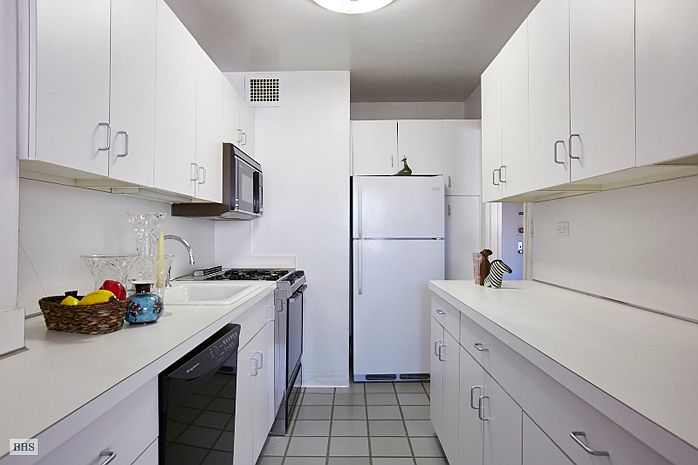 1st image of 140 W End Ave #15L