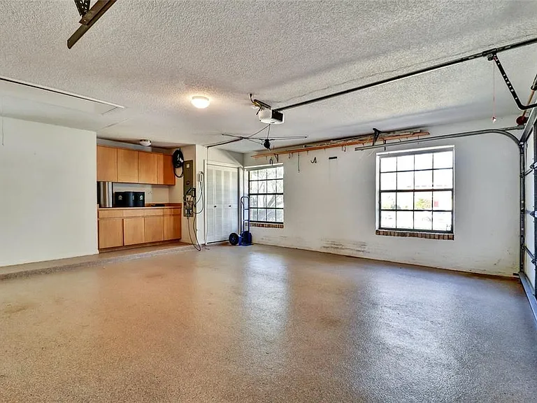 4318 Woodtree Ln — Photo 40
