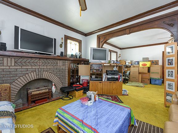 3rd image of 4420 N Kilbourn Ave