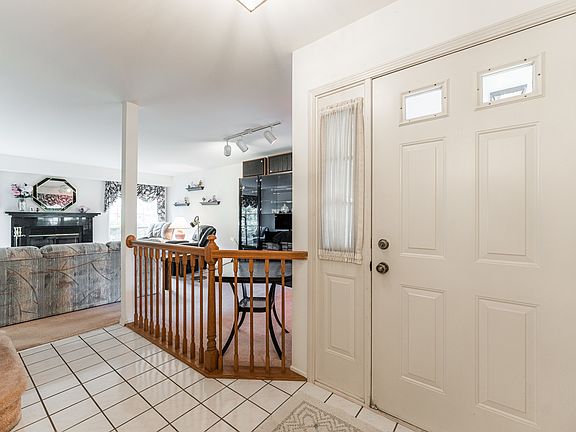 2nd image of 116 Thistle Ct