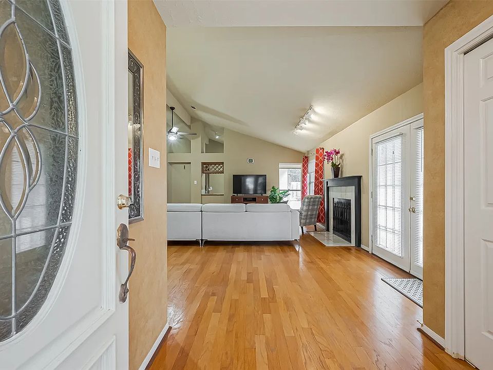 1st image of 3318 Beech Point Dr