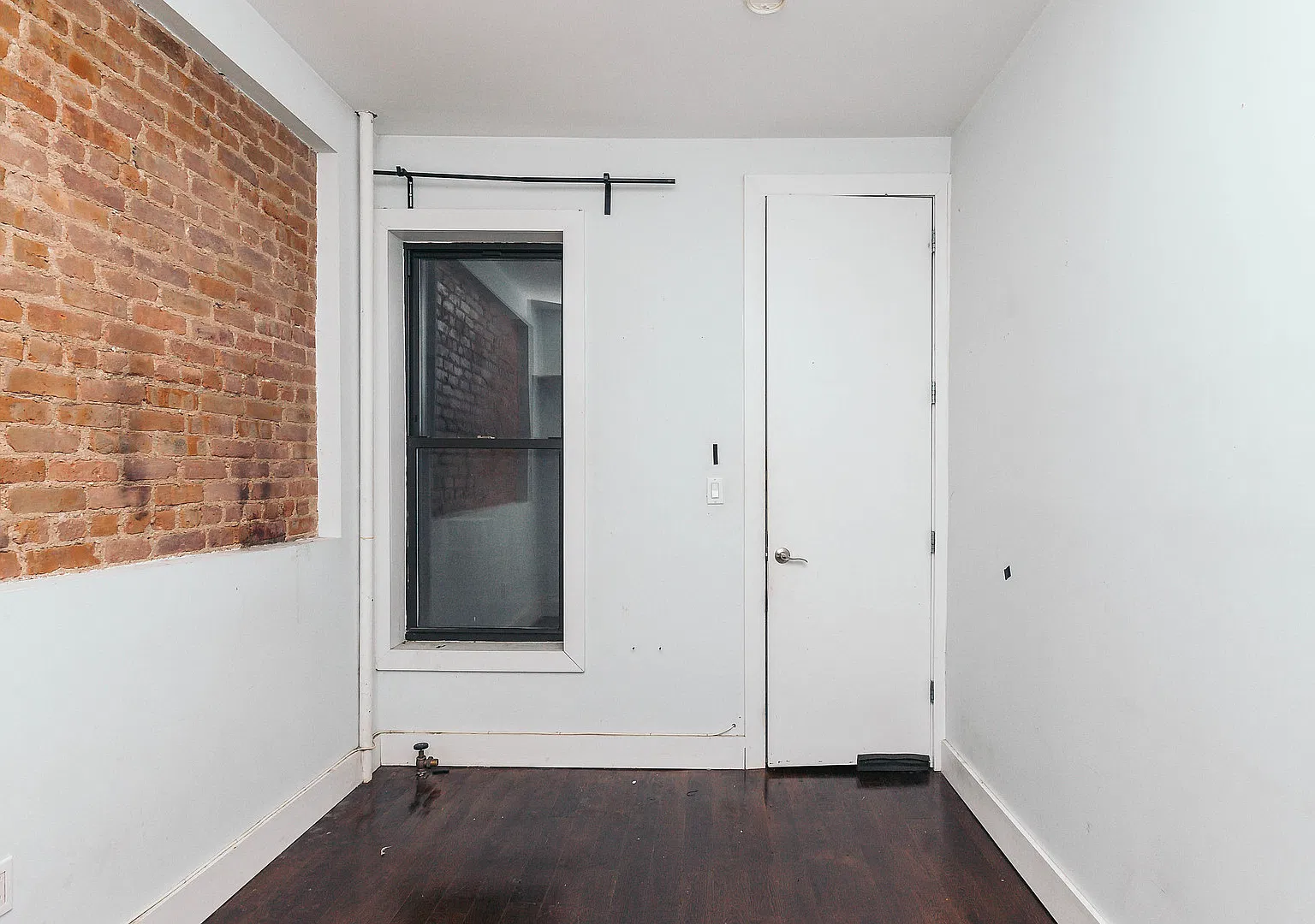 1426 Putnam Ave — Photo 4