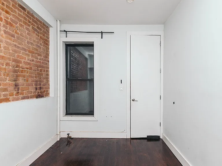 1426 Putnam Ave #1B — Photo 9
