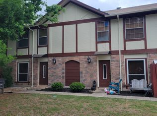 5200 Meadow Fld #2, San Antonio, TX 78250