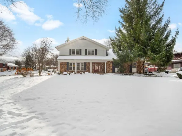 3390 North Knoll BOULEVARD, Wauwatosa, WI 53222