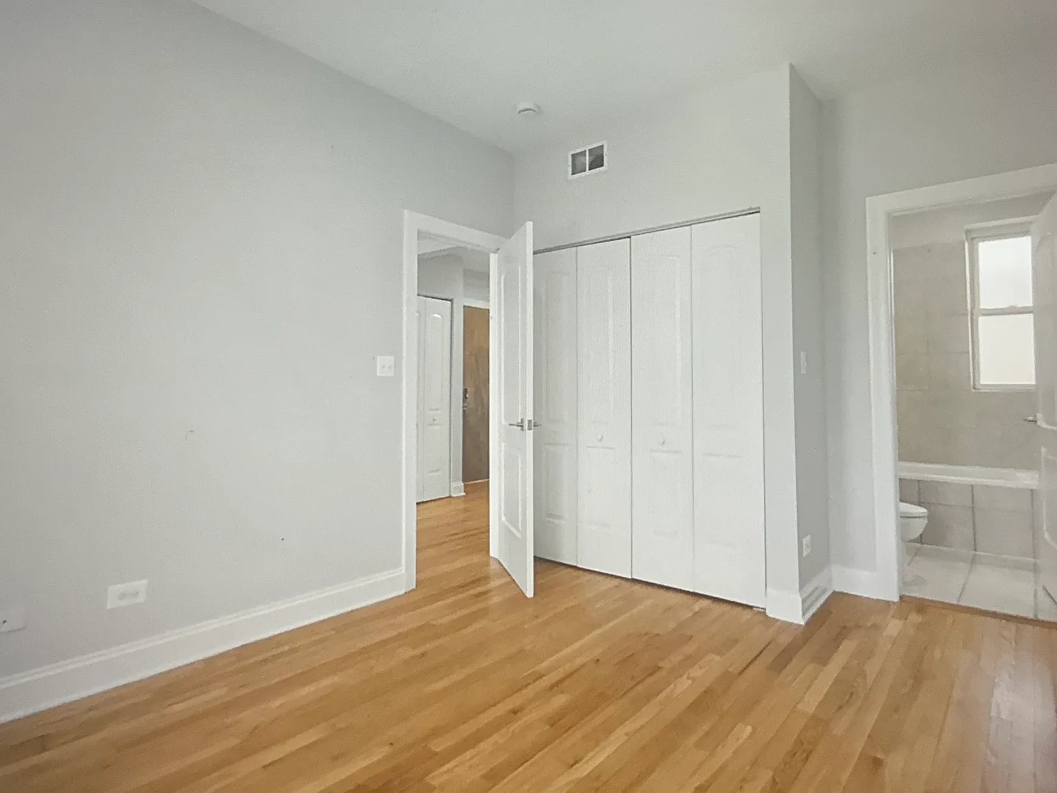 2 bed, 800 sqft, $2,250 — Photo 4