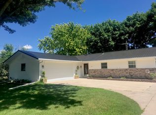 803 K Rd, Livermore, IA 50558