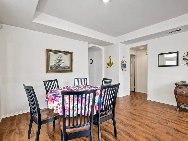 489 N Cleveland St — Photo 13