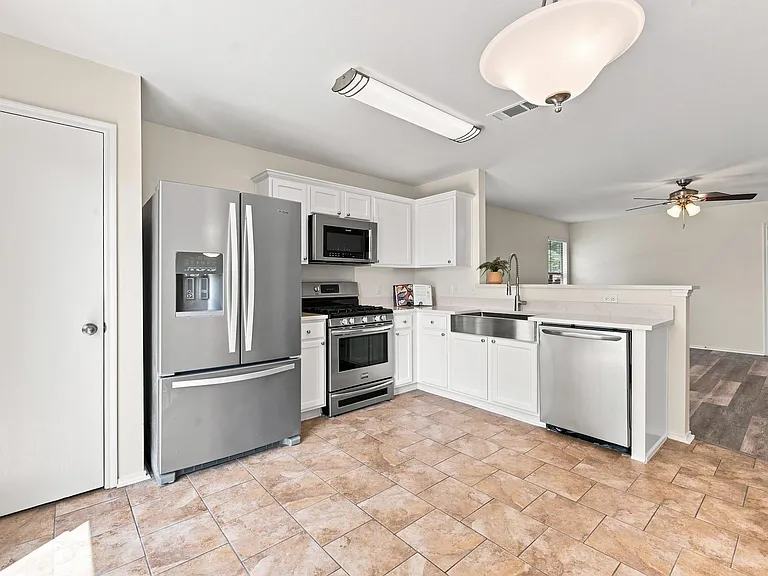 4330 Spring Garden Dr — Photo 3