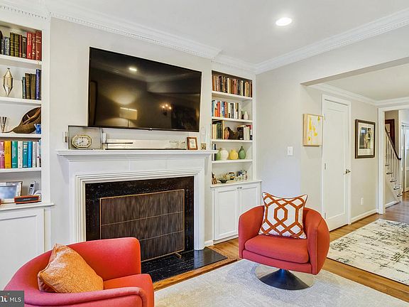 5th image of 3511 Chevy Chase Dr #1004
