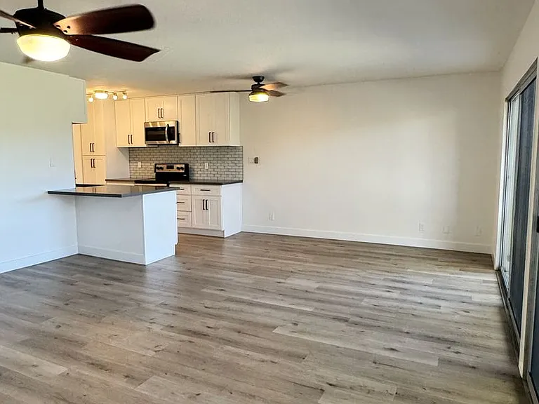 1061 Park Ave #304 — Photo 8