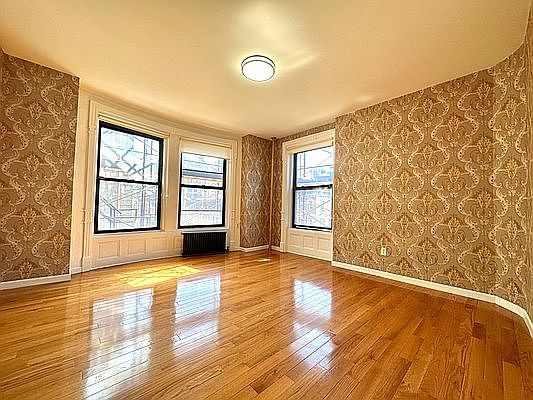 2nd image of 61 W 74th St APT 5C
