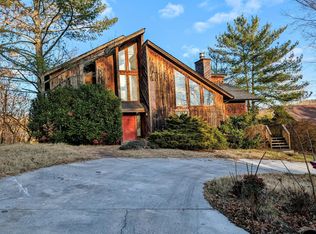 2806 Oakcliff Ct, Johnson City, TN 37601