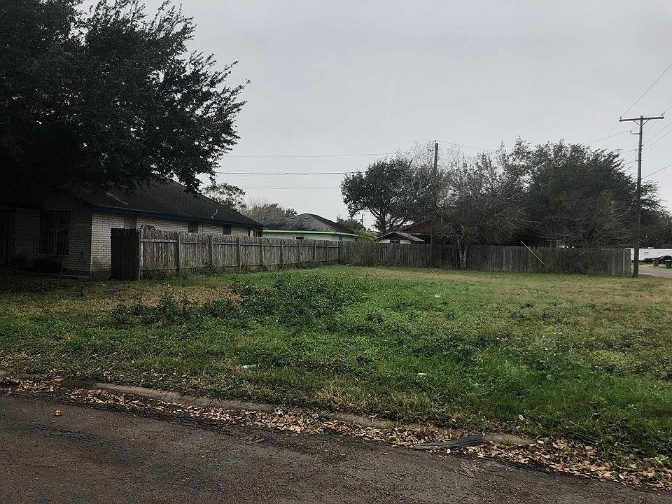 1st image of 1804 Calle Linda