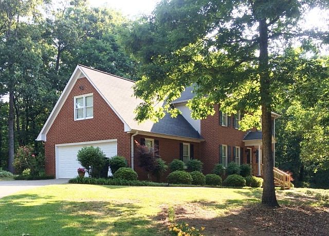 1st image of 233 Corey Dr
