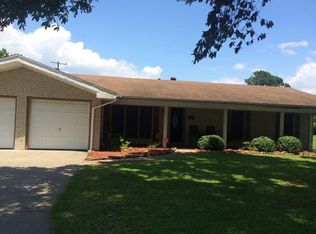 2800 Upton Dr, Port Arthur, TX 77642