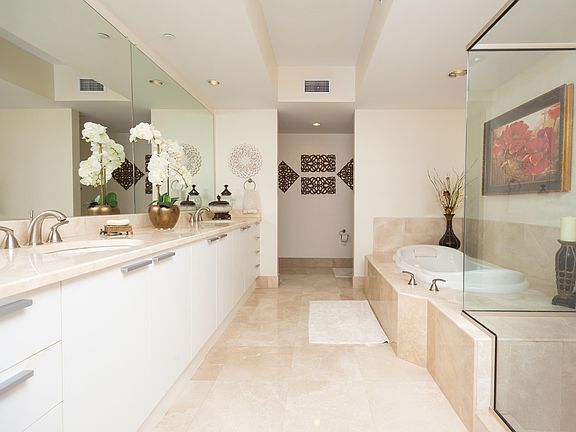 4th image of 241 Riverside Dr Unit 1408