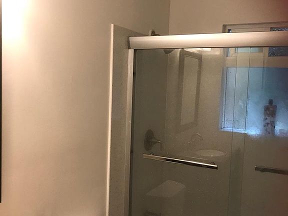 upstairs bathroom unit 3