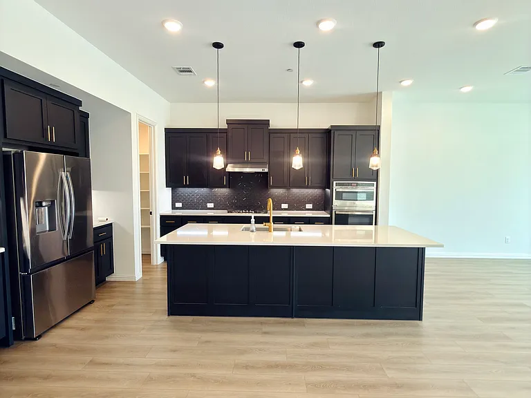 1210 Daybreak Dr — Photo 9