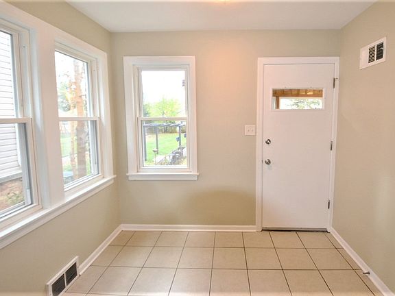 5th image of 1932 N Newland Ave
