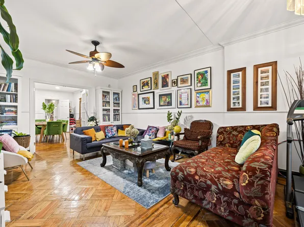 234 East 54th Street image 3 of 30