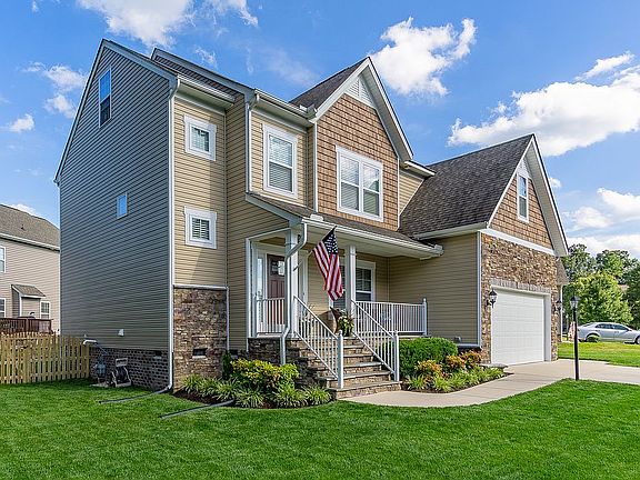 3rd image of 9082 Salient Ln