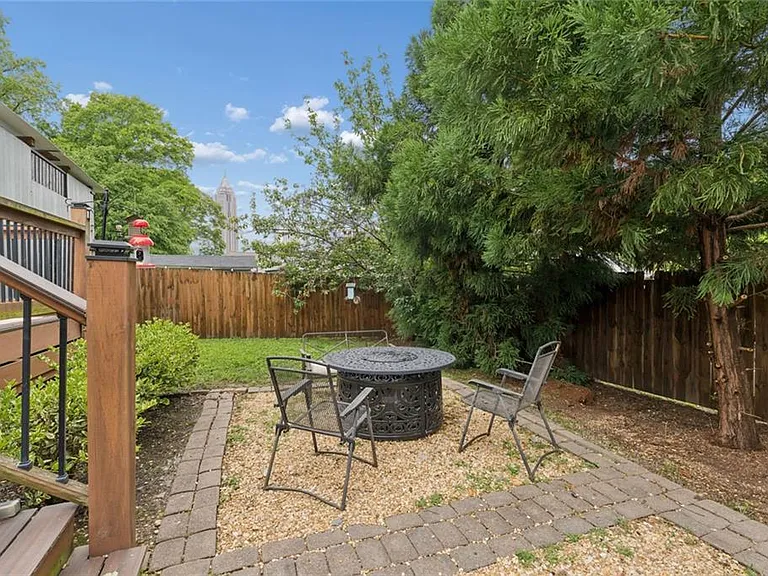 460 Felton Dr NE — Photo 46