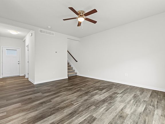 2nd image of 15139 Bellflower Ln