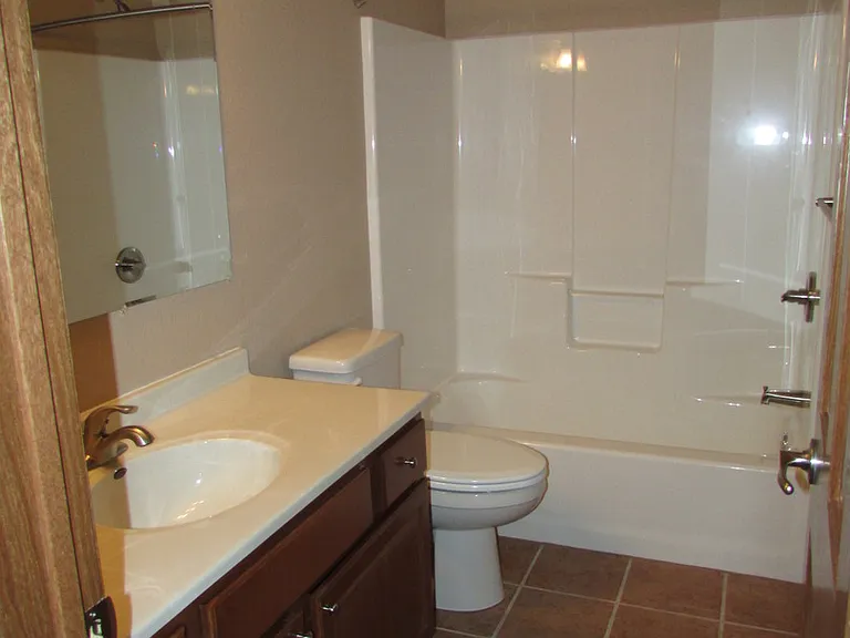 415 Sapphire Ln — Photo 5