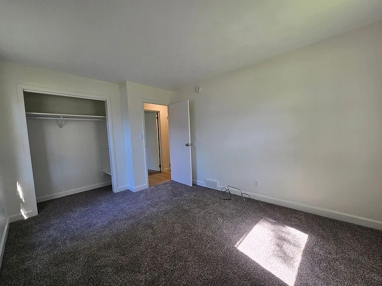 8224 Pine Ave — Photo 11